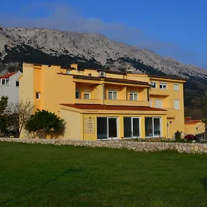 Mango Ii Apartment